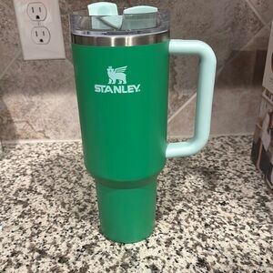 Target edition Stanley 40oz